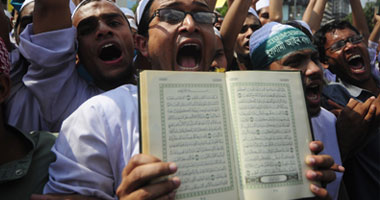 "المصحف" هدية السلفيين للإقلاع عن التدخين