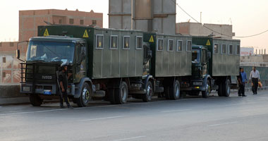 كرتونة فارغة تثير الرعب على كوبرى أخميم سوهاج
