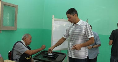 مشادات كلامية بين مندوبى مرسى وأنصار صباحى بالوراق