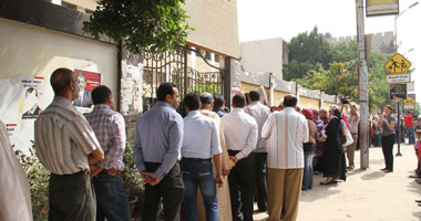لجنة الدفاع عن الثورة توزع منشوراً ضد انتخاب الفلول