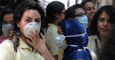 ارتداء الكمامات والتوقف عن البصق على الأرض يجنبك فيروسات الطقس السيئ