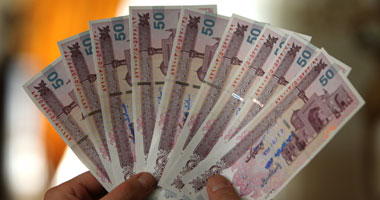 عملة إيران تهوى أمام الدولار إلى أدنى مستوياتها