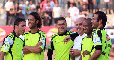 ميدو يحصل على  راتبه السنوى كاملاً فى الأسبوع الرابع!