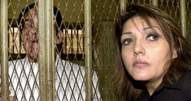 جميلة إسماعيل تعتصم لمنعها من زيارة نور 