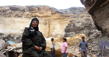 سقوط صخرة جديدة فى الدويقة الثلاثاء