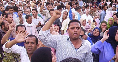 منشورات تدعو عمال المحلة للتظاهر أمام رئاسة الوزراء